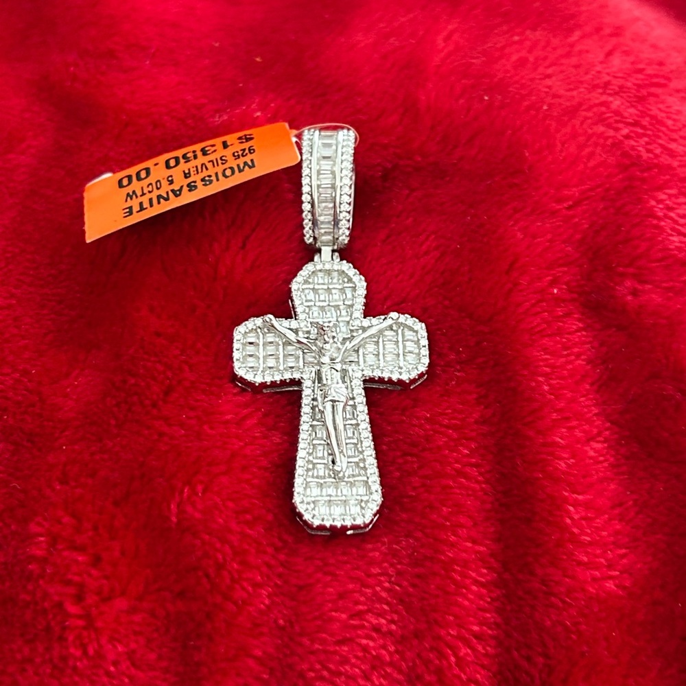 Luxury Moissanite Diamond Jesus Cross Pendant 5.0 CTW‎